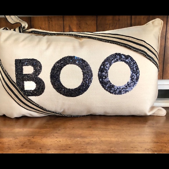 🖤🧡BOO PILLOW🧡🖤 - Picture 3 of 4